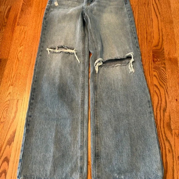 Pull&Bear Boyfriend Jeans, Distressed and Ripped Detail, High Waist, Size 4 / 25 - Picture 7 of 15